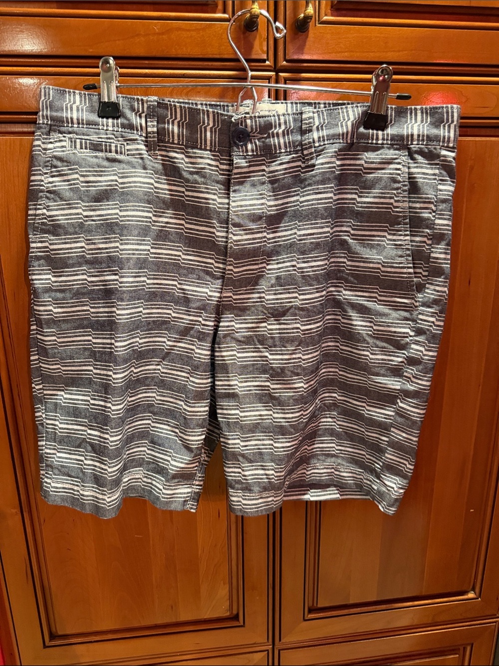 Men's Striped Flat-Front Shorts in Gray and White